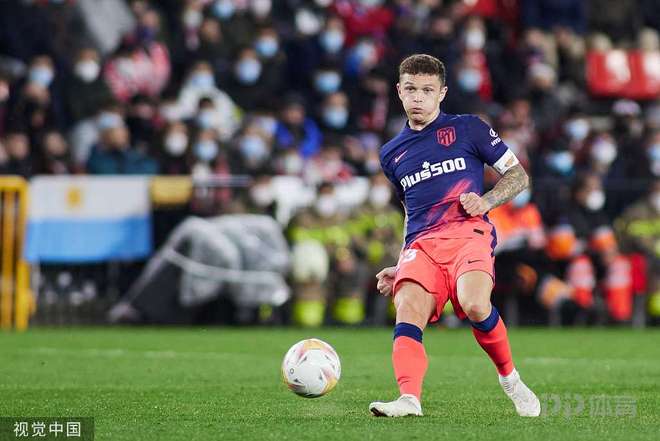  英超转会期走向成谜，巴塞罗那临场应变，更衣室稳定，高层口径保持一致