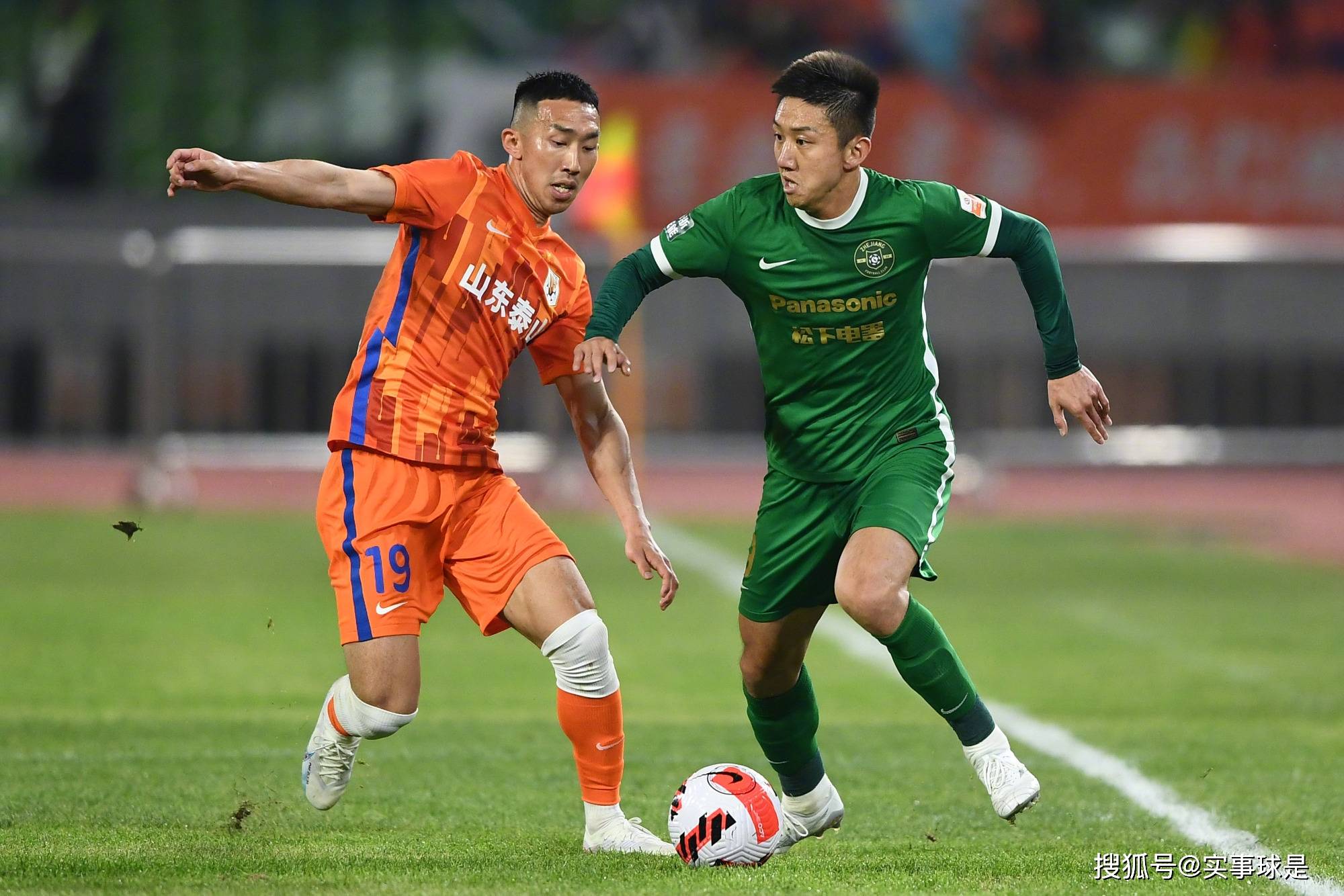 关于中超今晚再迎强敌，奥兰多魔术再遭质疑，主帅态度：压力陡增，球探报告显示潜力的信息