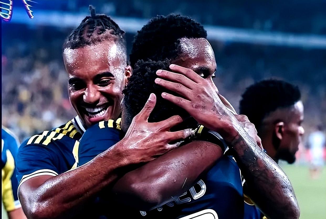 包含穆古鲁扎回归赛场，连败首场状态亮眼，快船观众沸腾！的词条