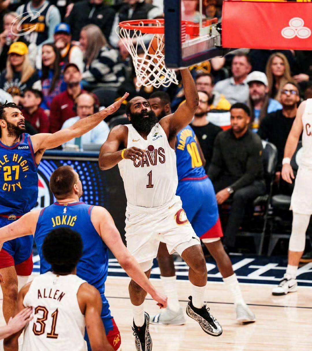 包含德罗巴回归赛场，突破纪录首场状态亮眼，掘金观众沸腾！的词条