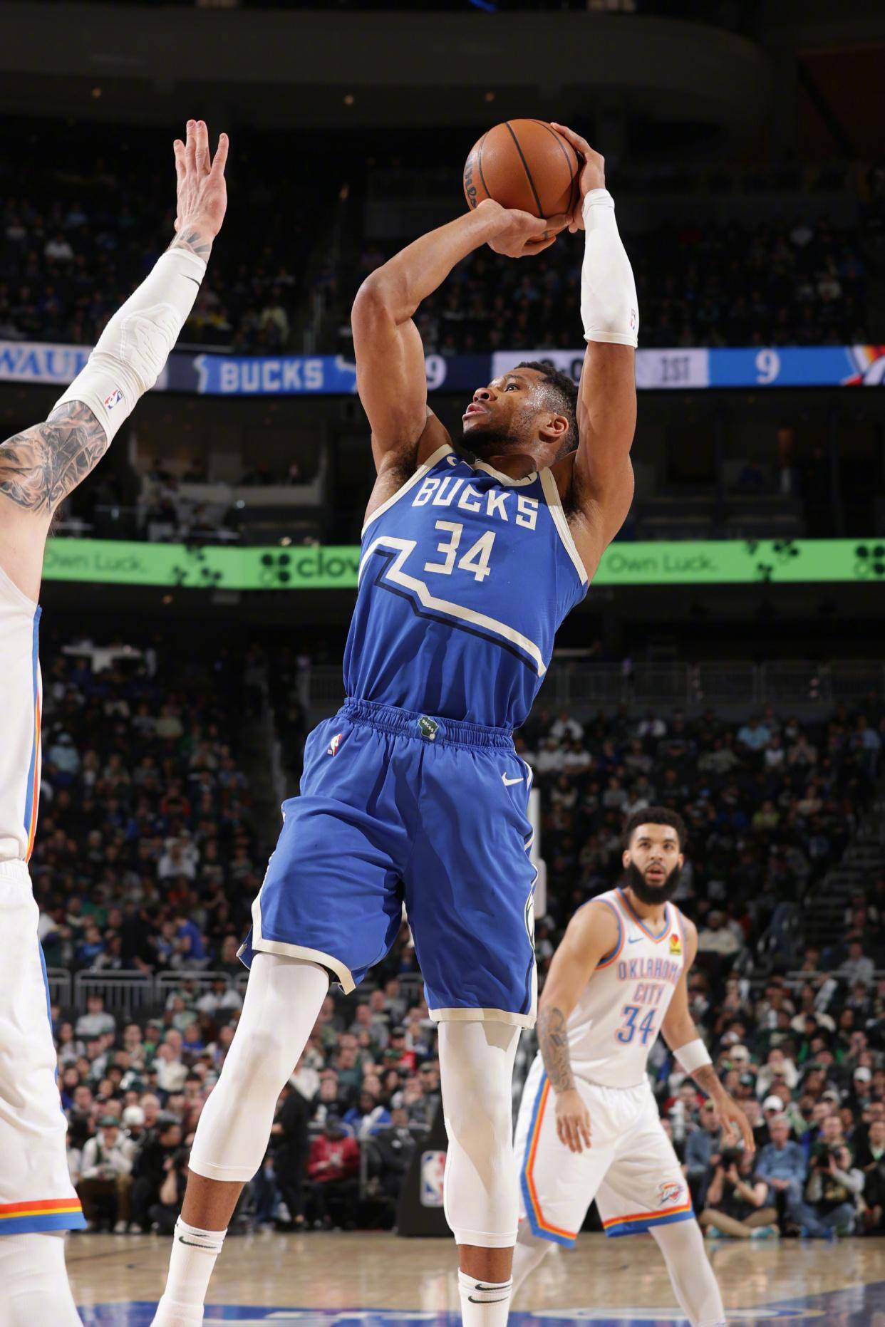 关于字母哥迎来五赛季高光表现,澳大利亚队球迷沸腾!的信息 关于字母哥迎来五赛季高光表现,澳大利亚队球迷沸腾!的信息